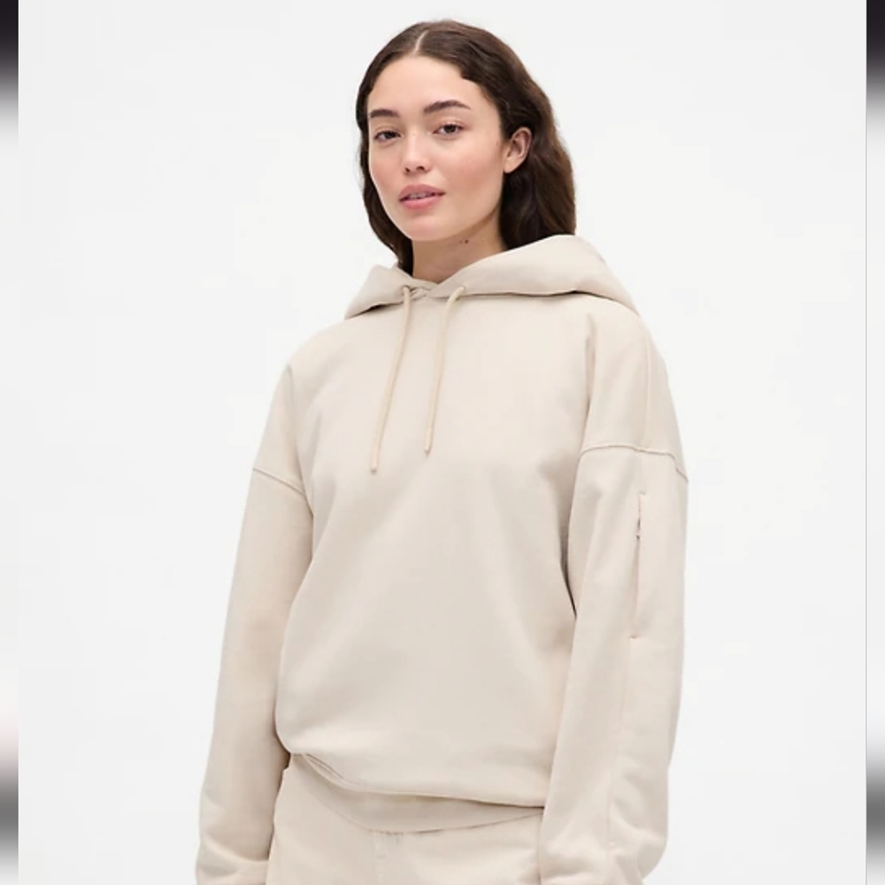 Gap X Beis Adult Heavyweight Travel Hoodie Size XS NWT. Sold Out!